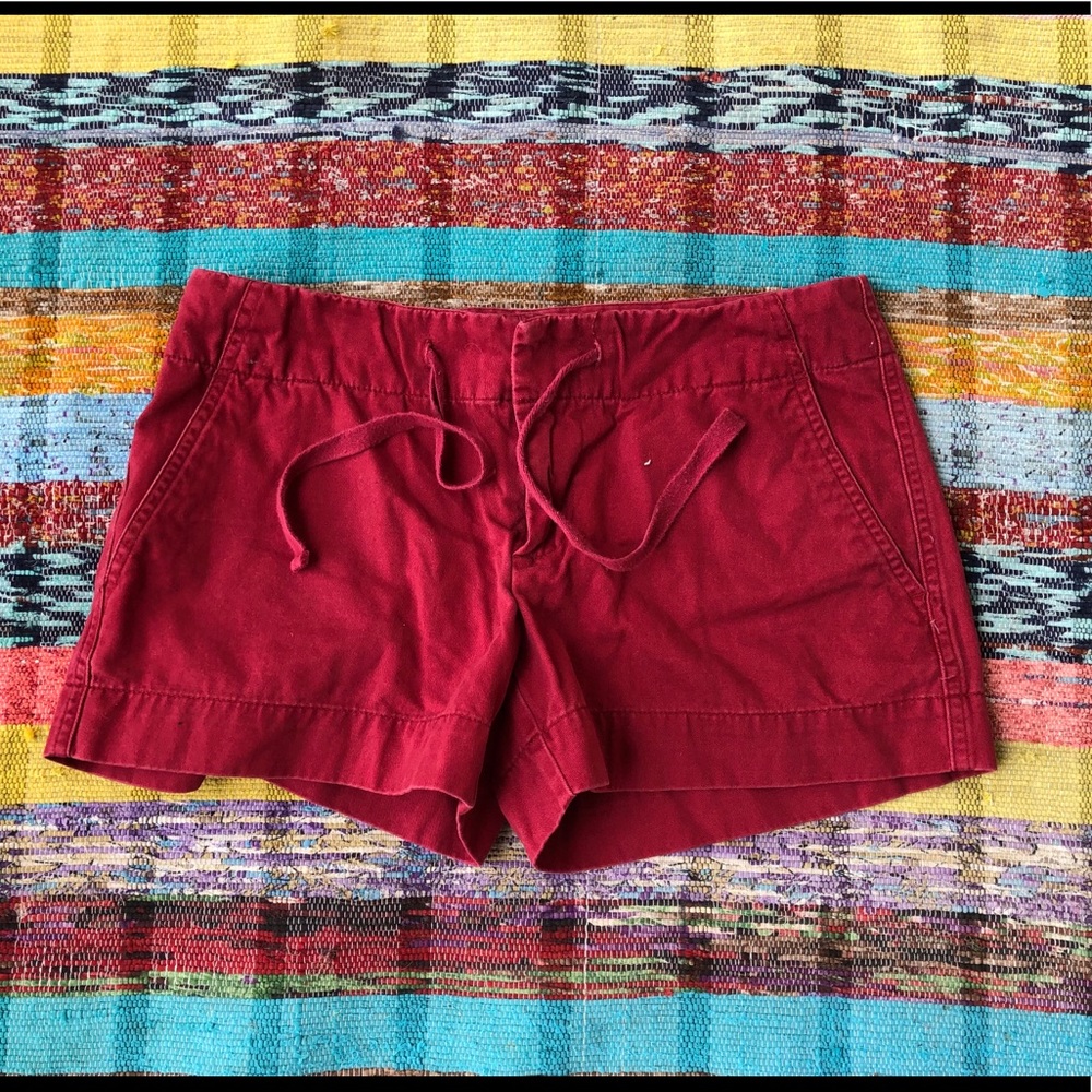 Red gap shorts